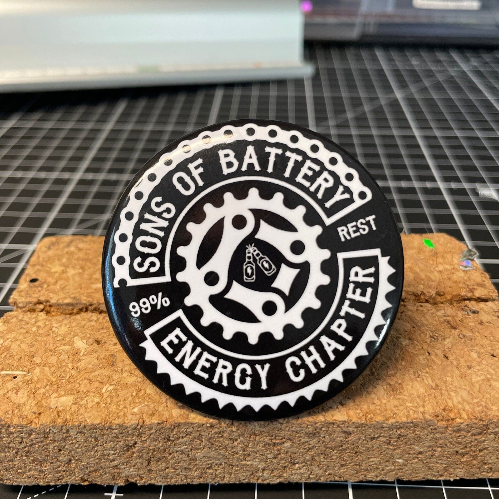 Sons of Battery - E-MTB Brand & Community Flasche Flaschenöffner / Kühlschrankmagnet - Sons of Battery E-Bike-Community