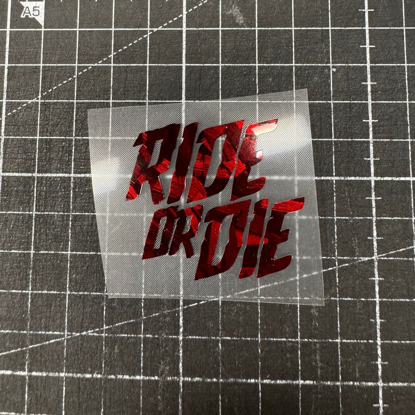 Sons of Battery - E-MTB Brand & Community Folien Forged Carbon Red / 4 cm x 4.5 cm RIDE OR DIE - Folie / Sticker E-Bike-Community