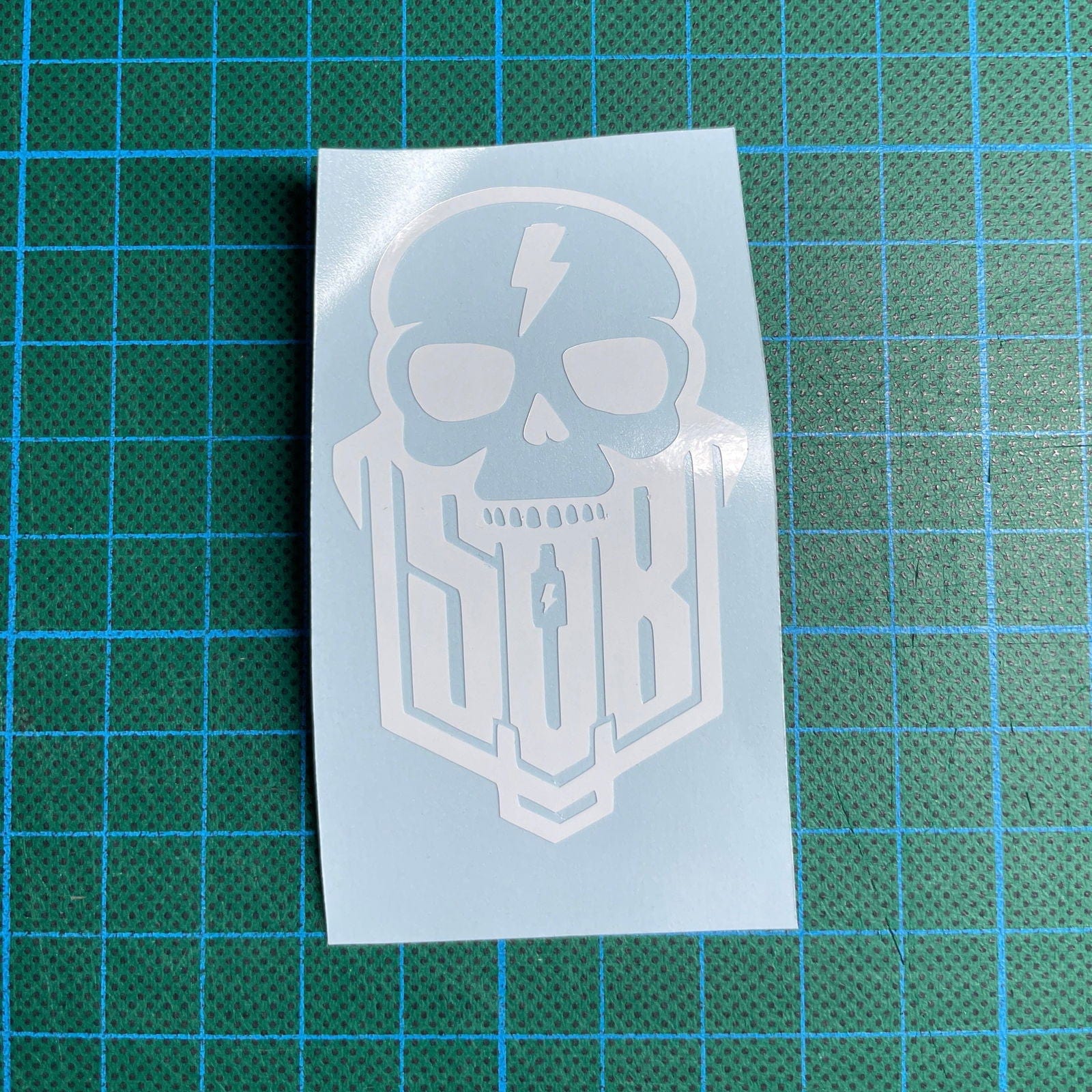 Sons of Battery® - E-MTB Brand & Community Folien & Sticker Weiß (Glanz) / 11 x 7 cm Skullgang - SoB - E-Bike-Community