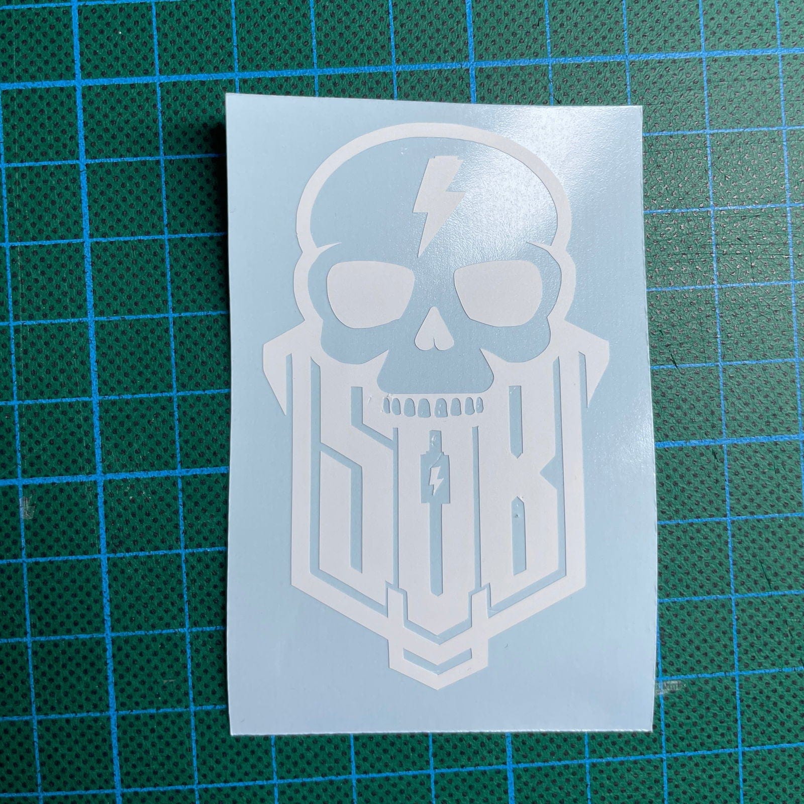 Sons of Battery® - E-MTB Brand & Community Folien & Sticker Weiß (Matt) / 11 x 7 cm Skullgang - SoB - E-Bike-Community