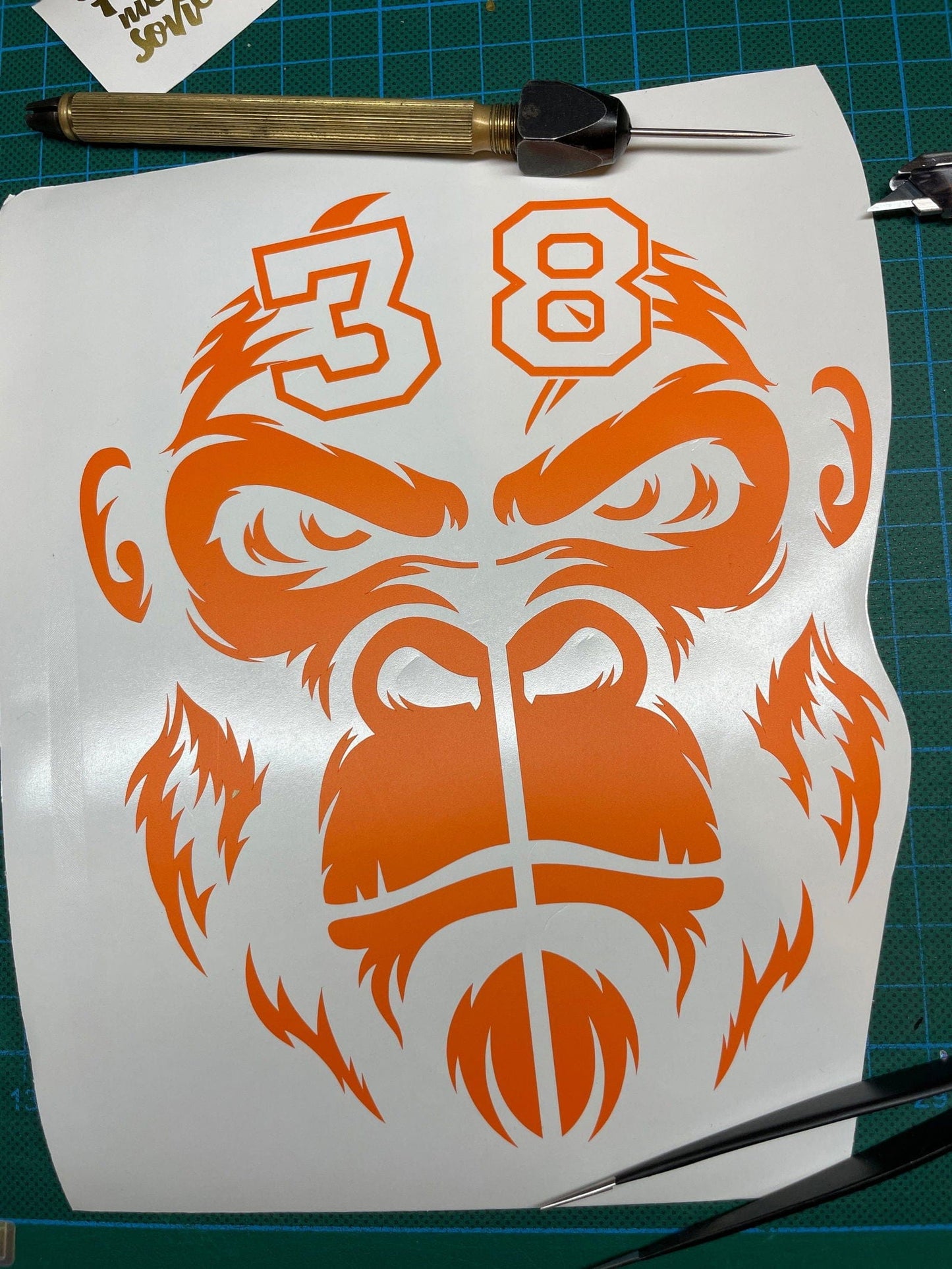 Sons of Battery - E-MTB Brand & Community Folien und Sticker HxB: 18 x 7 cm / Fox-Orange (Glanz) King of the Jungle - Gorilla 🦍 - Federgabel Vinyl Aufkleber E-Bike-Community