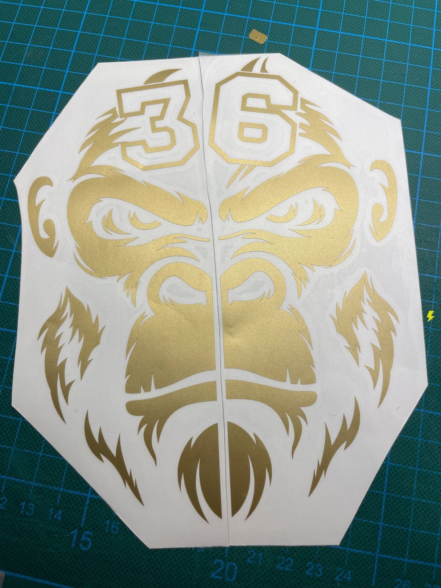 Sons of Battery - E-MTB Brand & Community Folien und Sticker HxB: 18 x 7 cm / Gold King of the Jungle - Gorilla 🦍 - Federgabel Vinyl Aufkleber E-Bike-Community