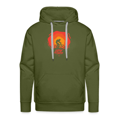 SPOD Männer Premium Hoodie Olivgrün / S LOSE THE PATH - CREATE YOUR OWN ADVENTURE! Premium Hoodie E-Bike-Community